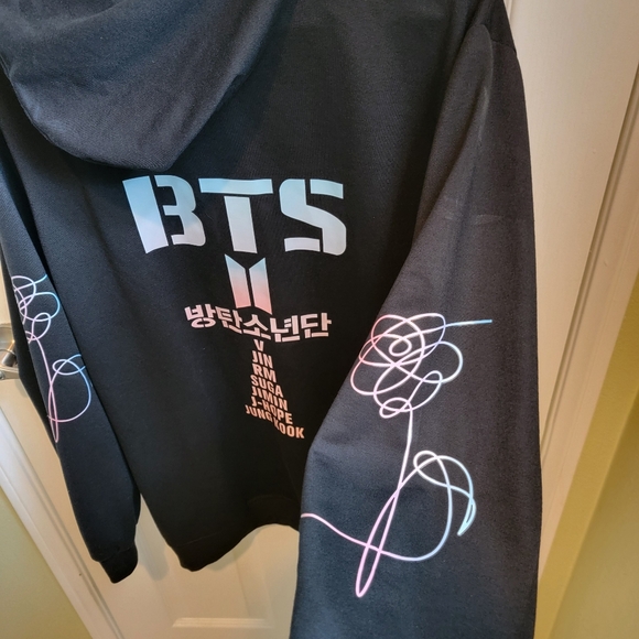 BTS Sweater Hoodie - Picture 4 of 6